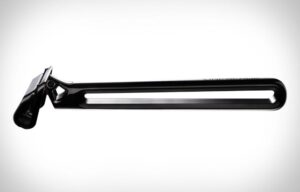 Is It Better to Shave with a Single Blade Razor